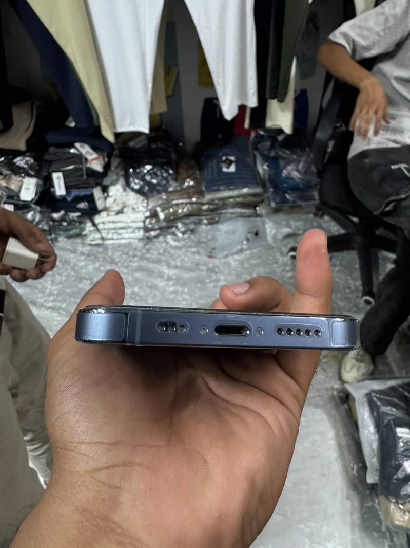 Apple iPhone 13 Pro 4