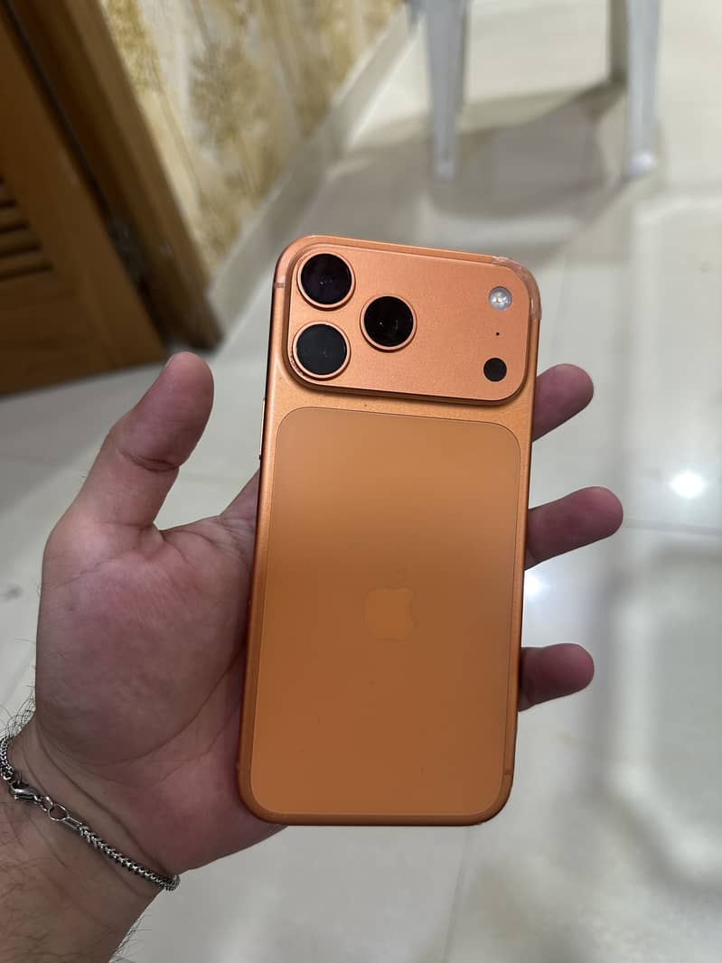 Apple iPhone 17 Pro Max 3