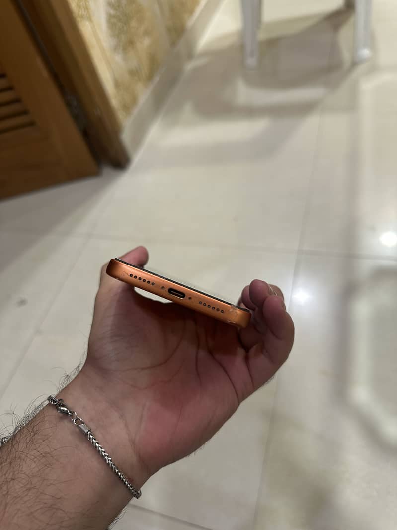 Apple iPhone 17 Pro Max 4