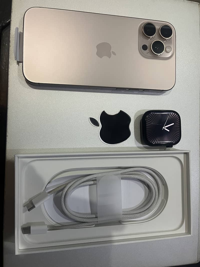 Apple iPhone 16 Pro Max 0