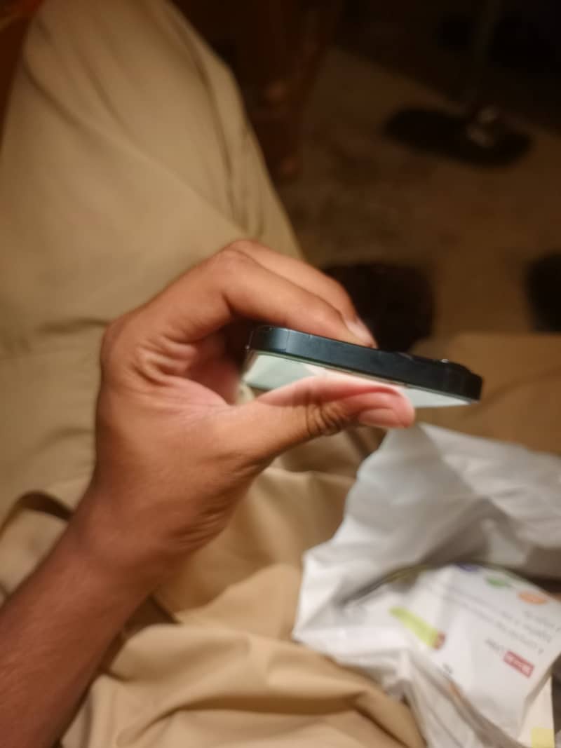 Apple iPhone 13 4