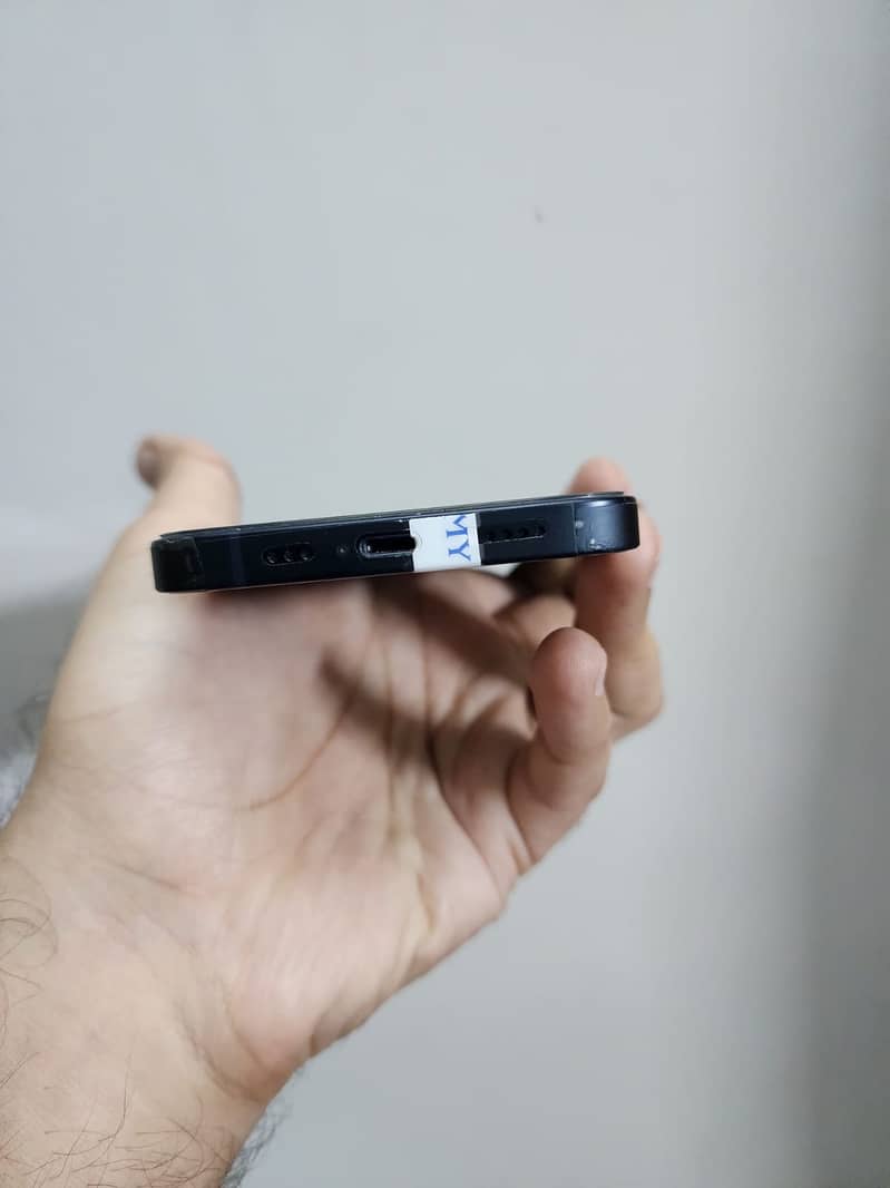 Apple iPhone 14 4