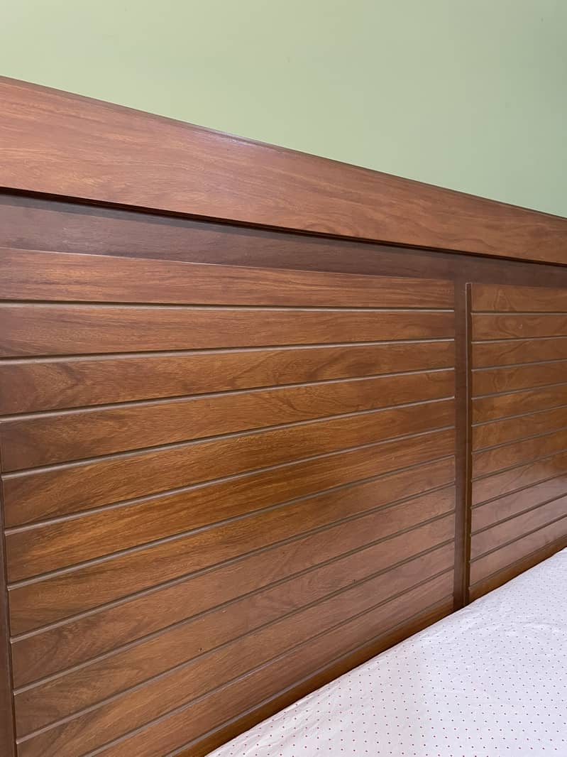 King size bed 1