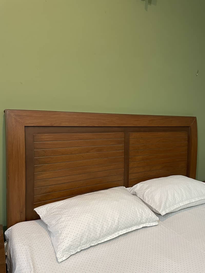 King size bed 3