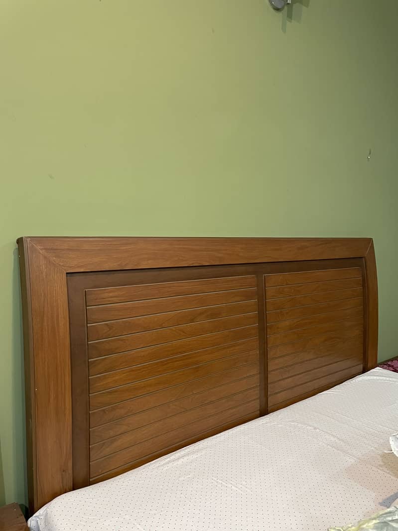 King size bed 6