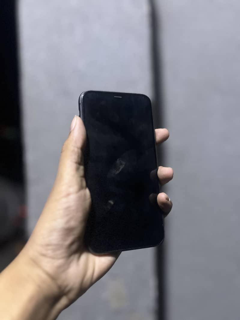 Apple iPhone 11 0
