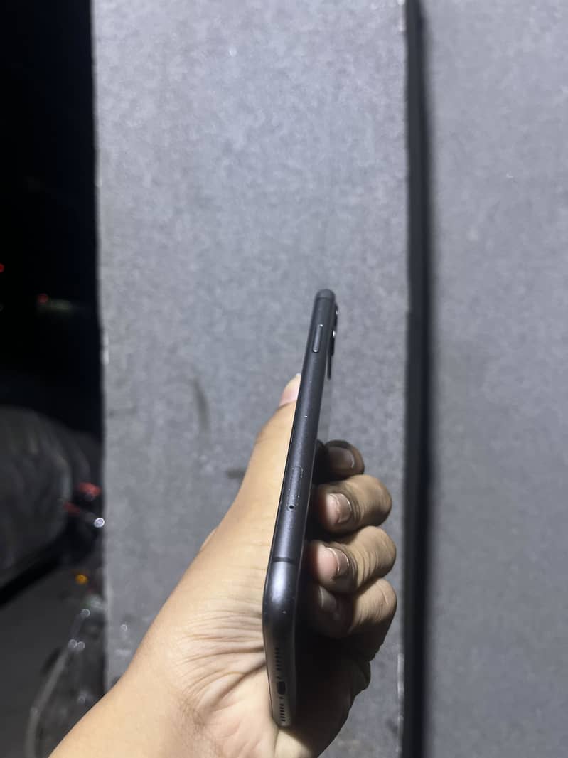 Apple iPhone 11 2