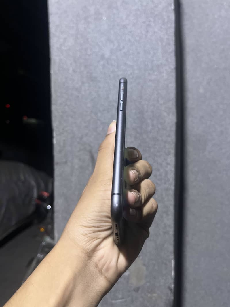 Apple iPhone 11 5