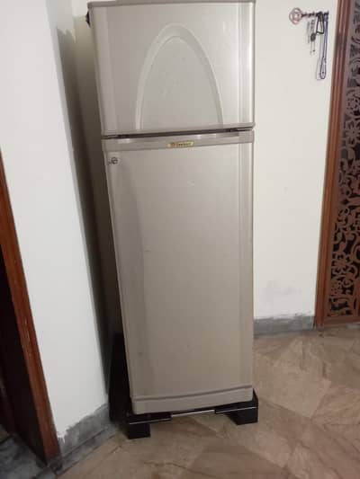 DAWLANCE REFRIGERATOR FOR SALE