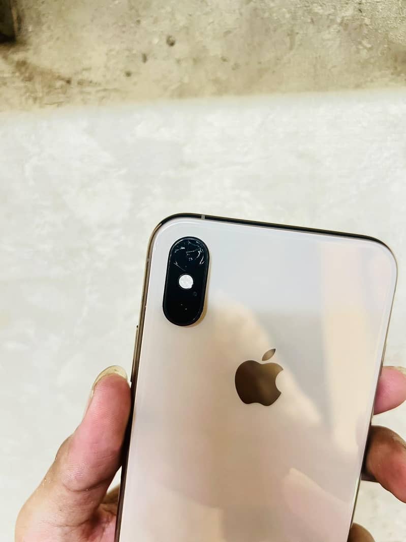 Apple iPhone XS 5