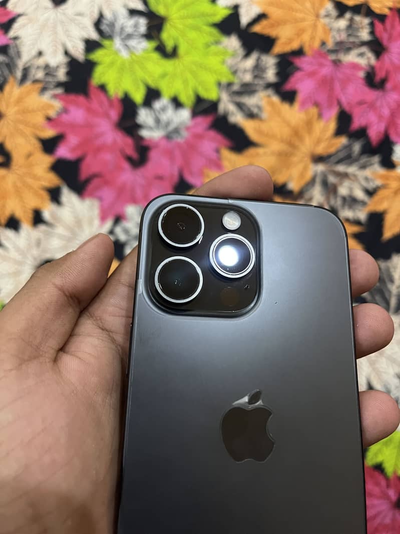 Apple iPhone 15 Pro Max 5