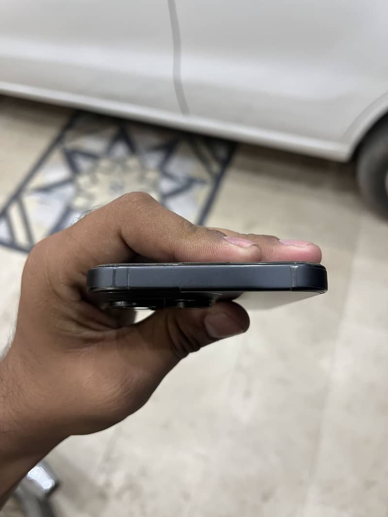 Apple iPhone 15 Pro Max 8