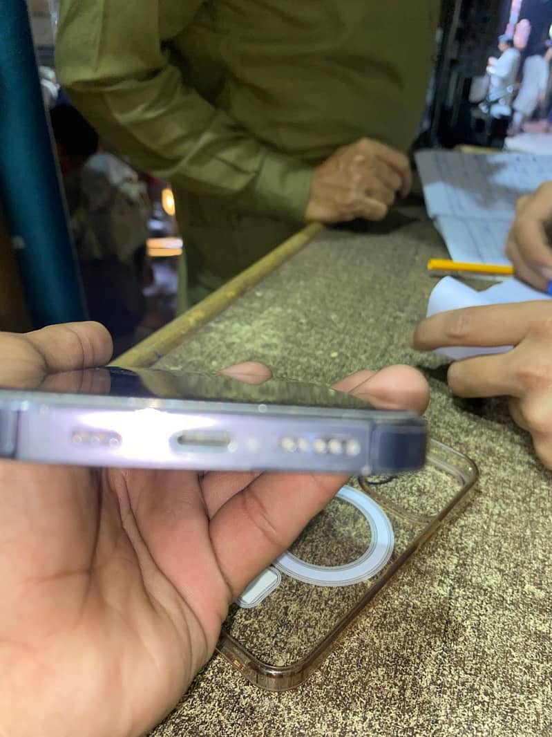 Apple iPhone 14 Pro 2