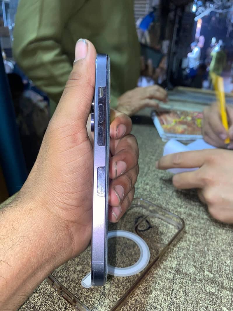 Apple iPhone 14 Pro 8