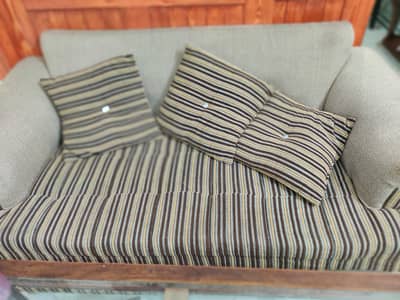 6 Seater sofa set for sale with cushions