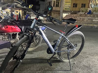 New UK Import Cycle with brand new tires in aluminium fram