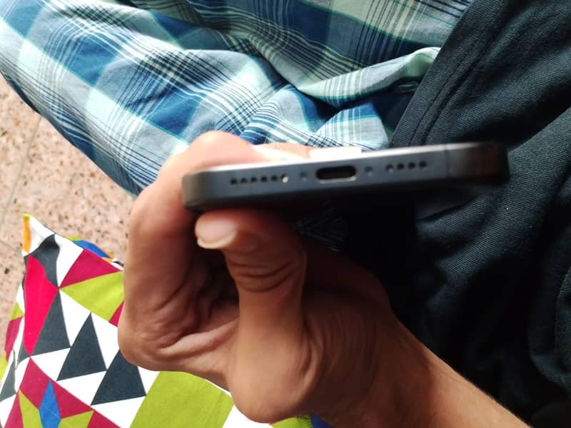 Apple iPhone 15 Pro Max 2