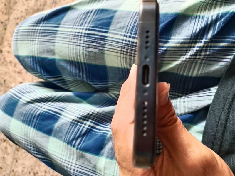Apple iPhone 15 Pro Max 5