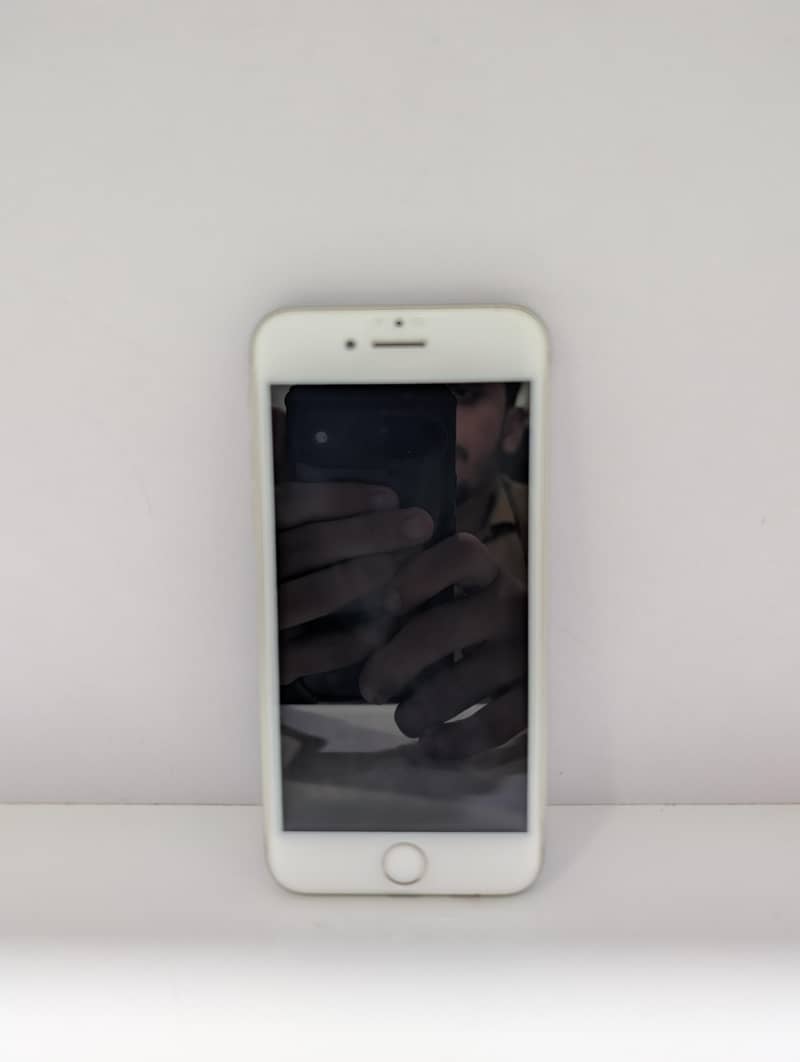 Apple iPhone 8 1
