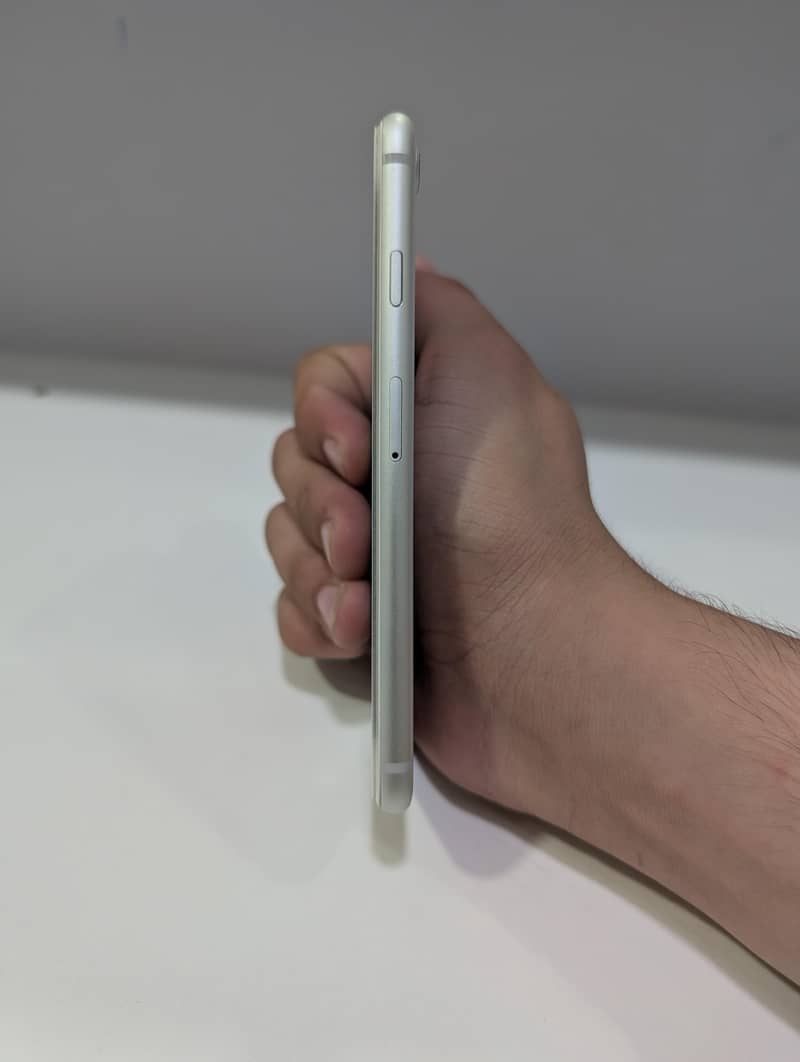 Apple iPhone 8 4