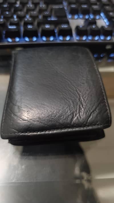 Premium Genuine Leather Wallet – Compact & Stylish Bifold