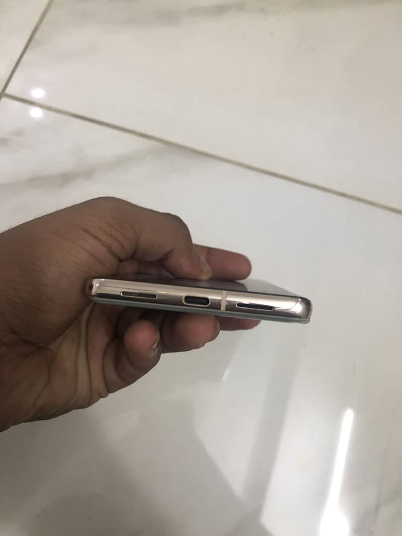 Google Pixel 7 pro 4