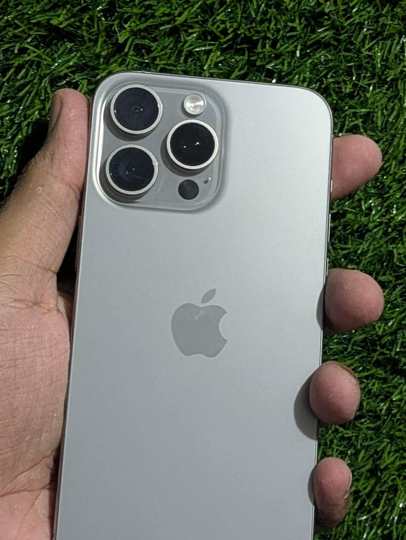 Apple iPhone 15 Pro Max 5