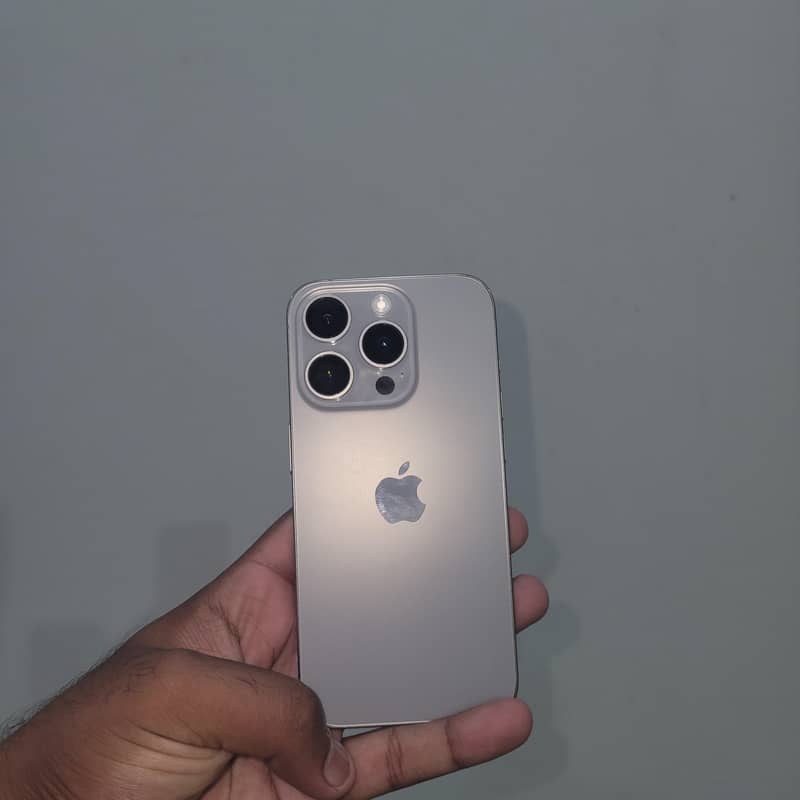 Apple iPhone 15 Pro 0