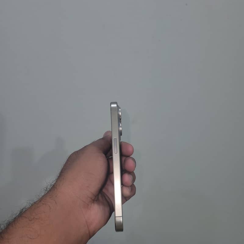 Apple iPhone 15 Pro 1