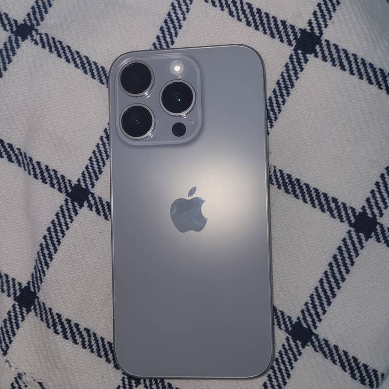Apple iPhone 15 Pro 3