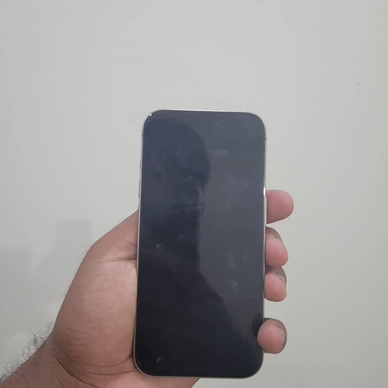 Apple iPhone 15 Pro 4