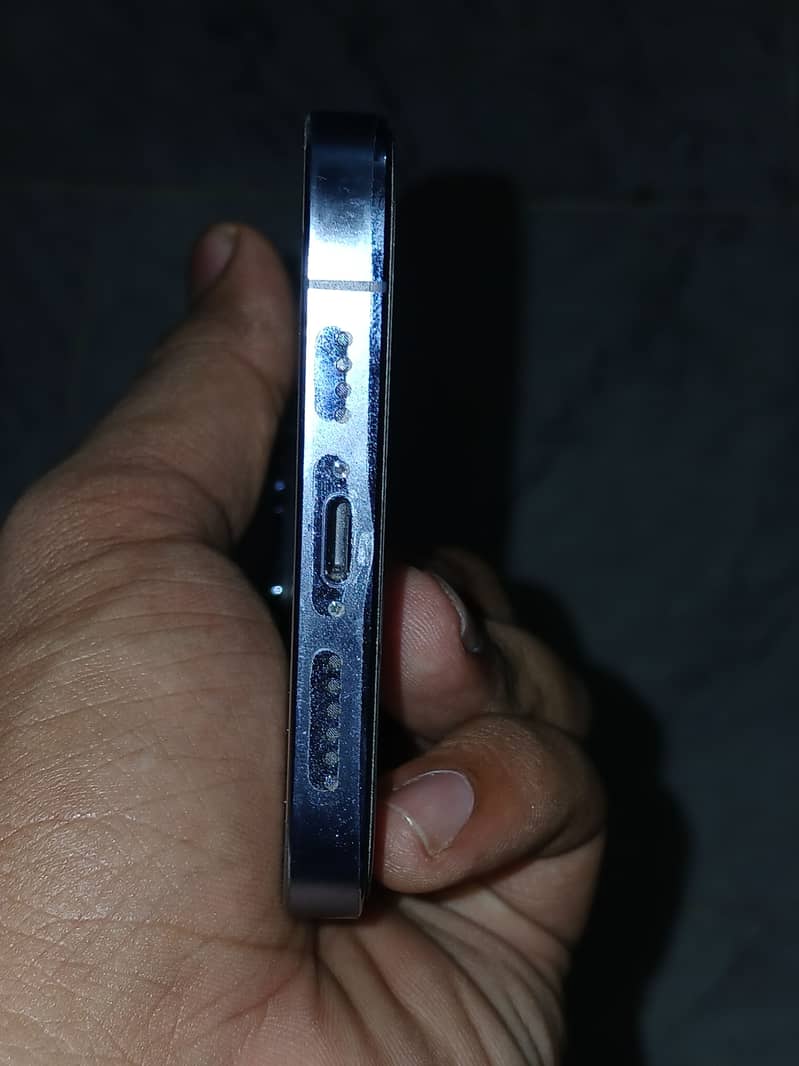 Apple iPhone 13 Pro Max 4