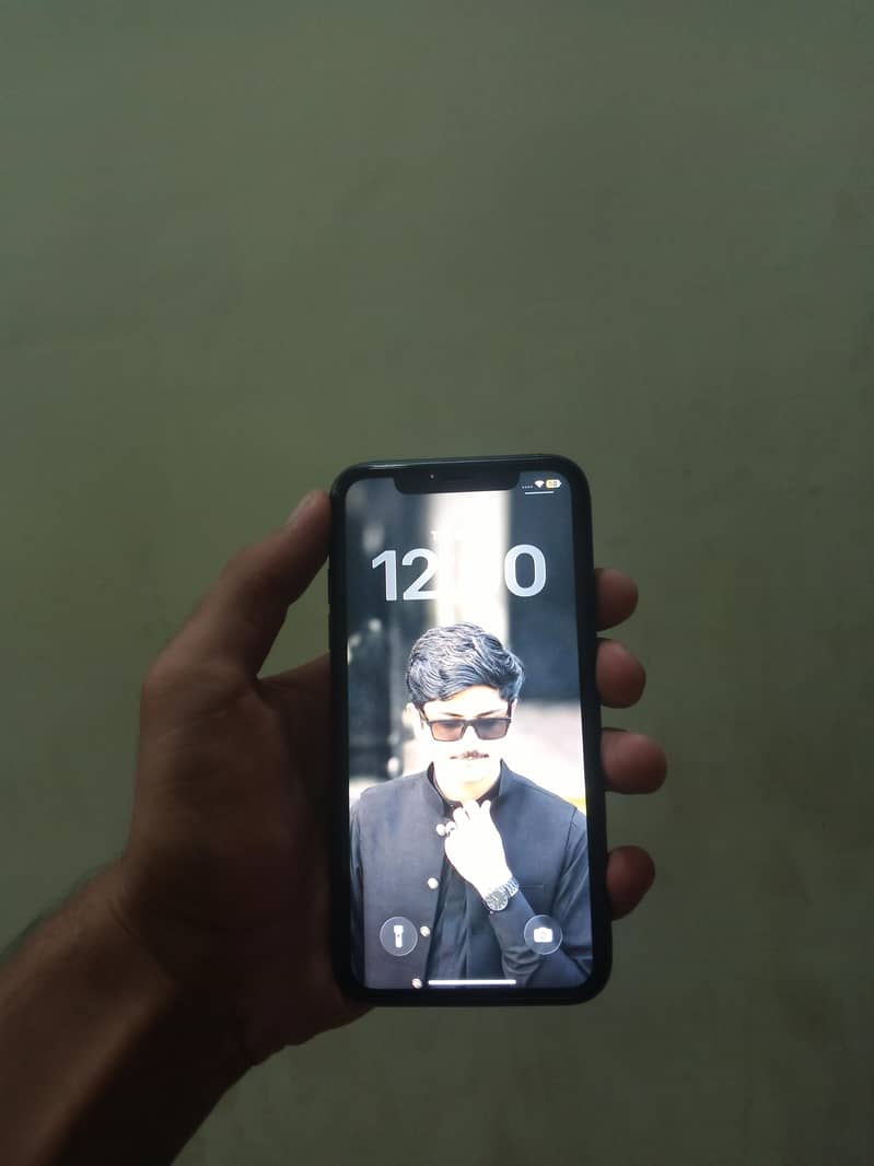 Apple iPhone 11 0