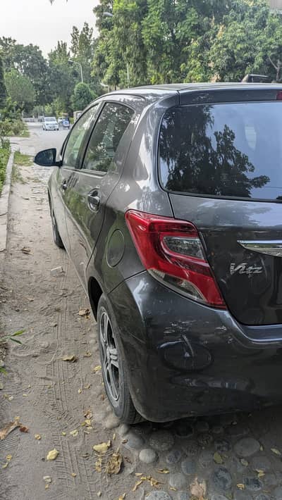 Toyota Vitz 2015