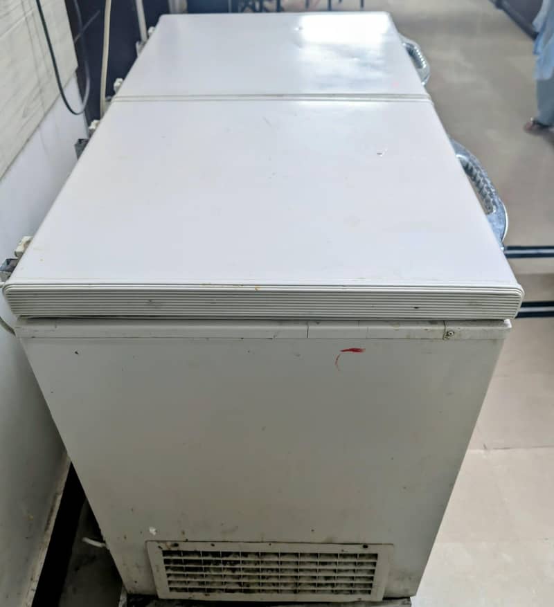 waves deep freezers 4