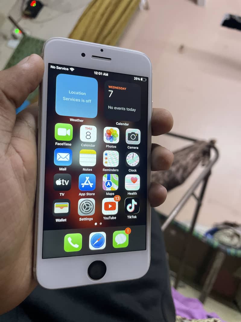 Apple iPhone 8 1