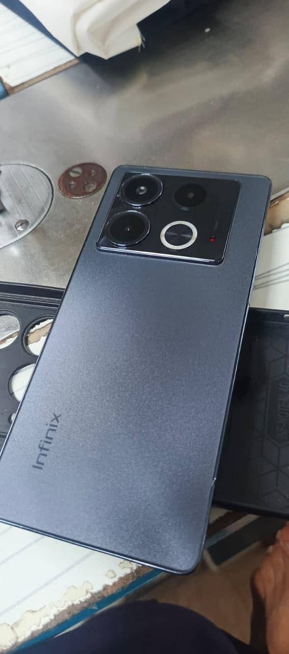 Infinix Note 40 10