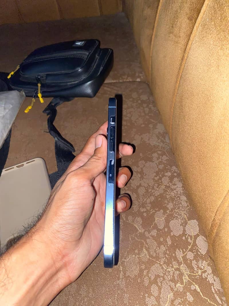 Apple iPhone 13 Pro Max 4