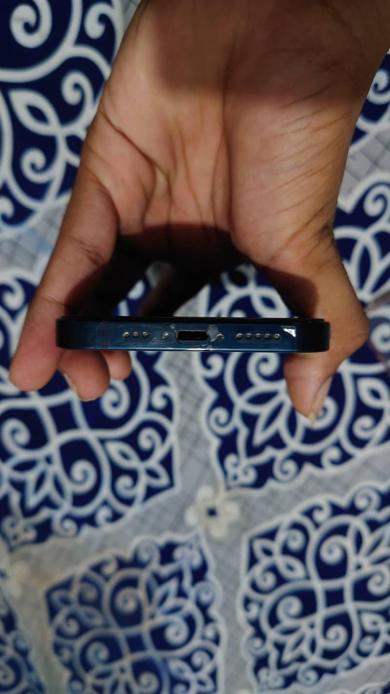 Apple iPhone 13 1
