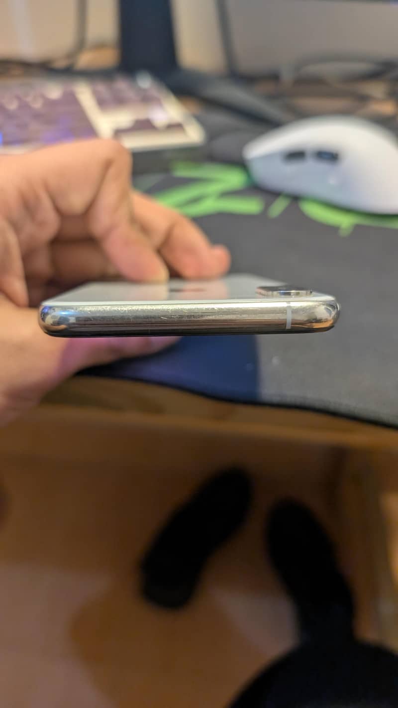 IPHONE XS 3