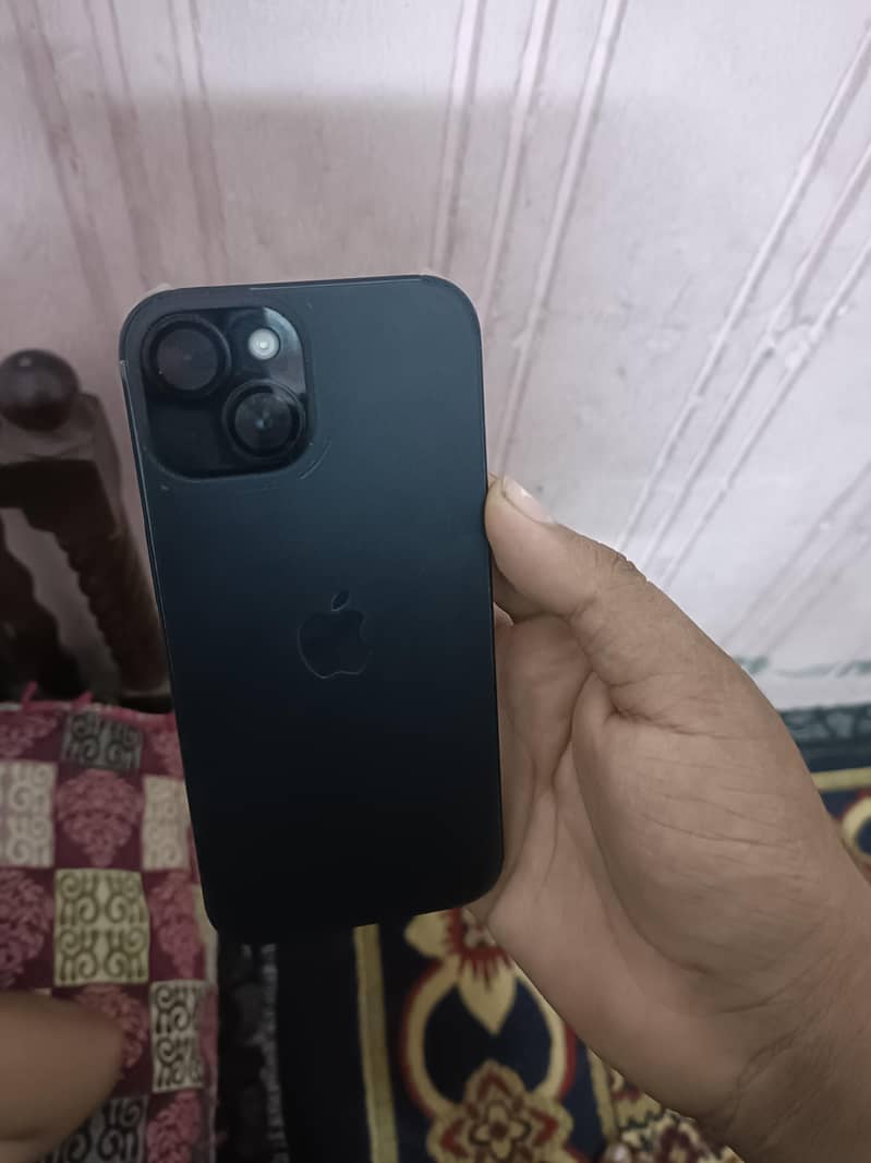 Apple iPhone 15 2