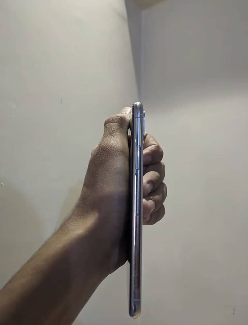 Apple iPhone X 3