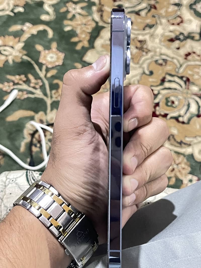 Apple iPhone 13 Pro Max 4