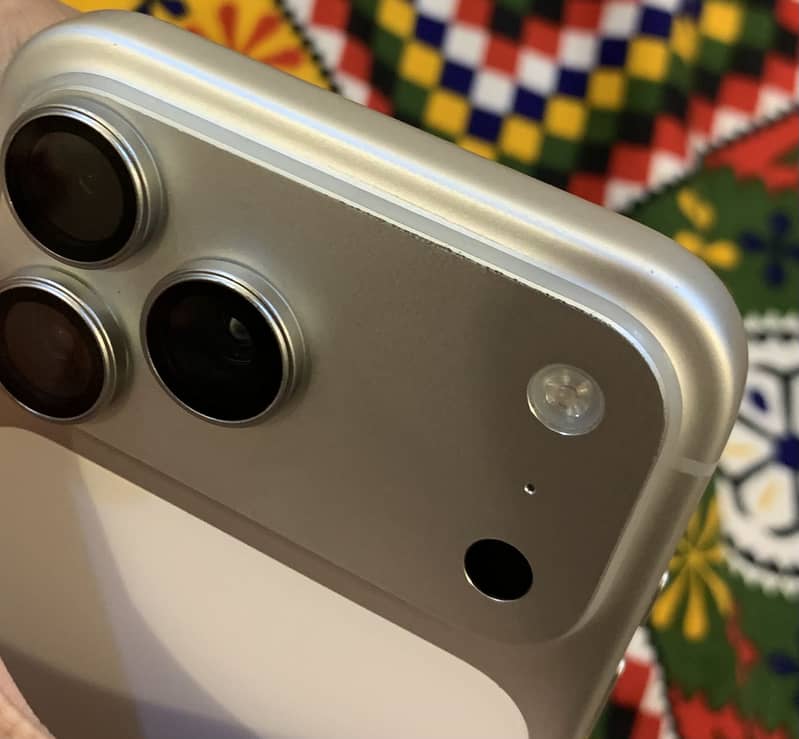 Apple iPhone 17 Pro Max 1