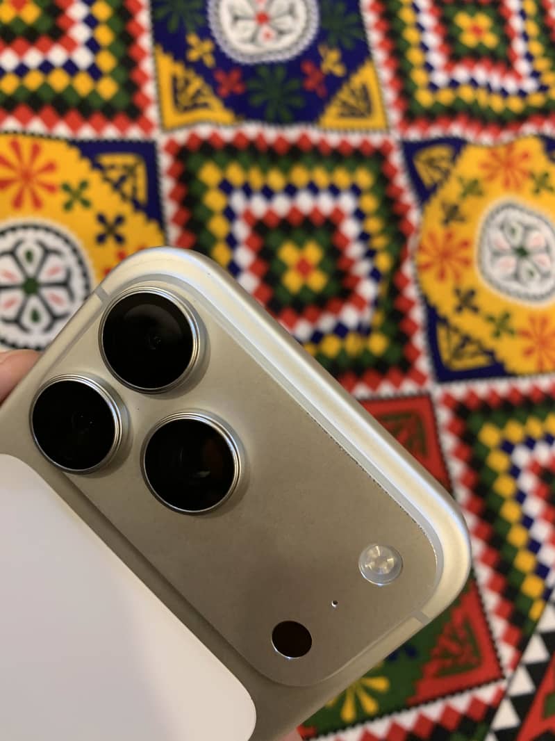 Apple iPhone 17 Pro Max 5