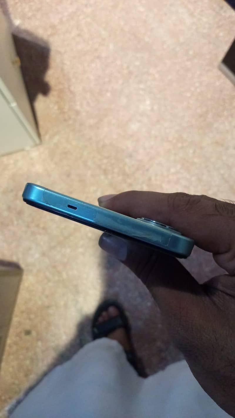 Tecno Spark Go 2 3