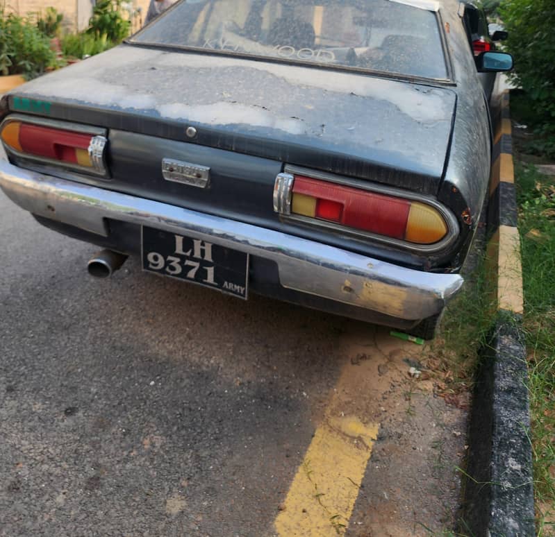 Datsun 1975model 5