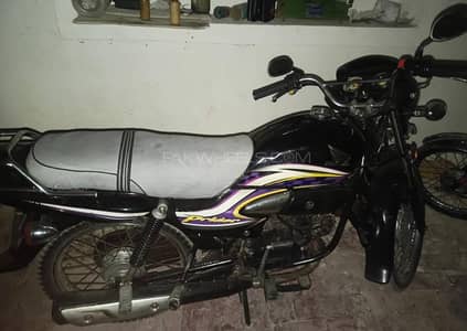 Honda pridor 100 cc All ok biometric available multan location only