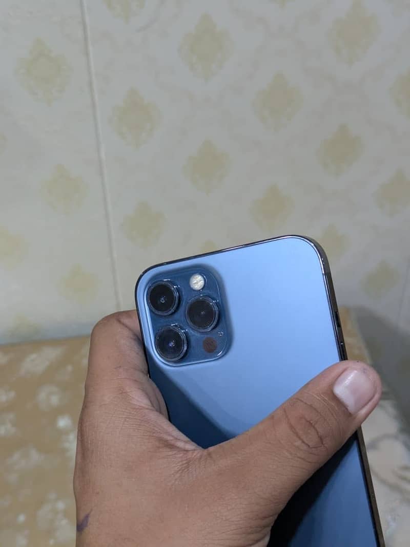 Apple iPhone 12 Pro Max 4