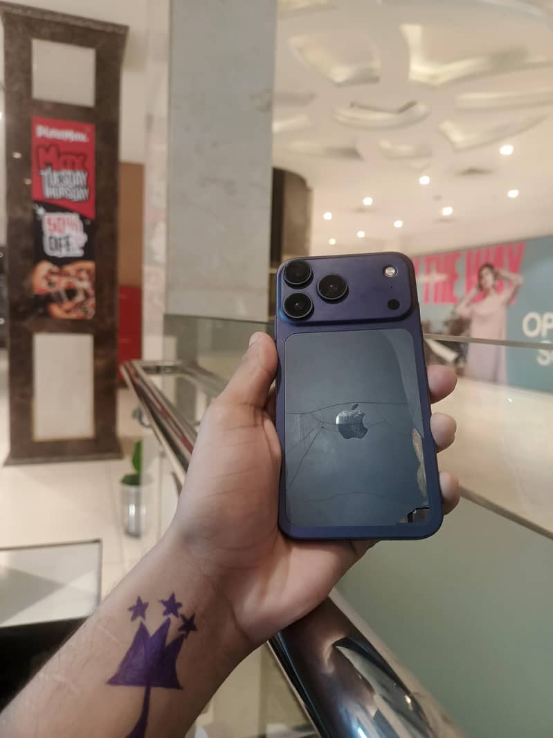 Apple iPhone XR 0